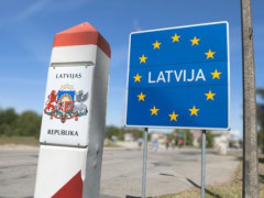 Latviya Rusiya vətəndaşlarını ölkədən çıxarır