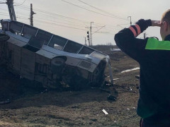 Rusiyada sürət qatarı avtobusla toqquşdu,  7 nəfər öldü